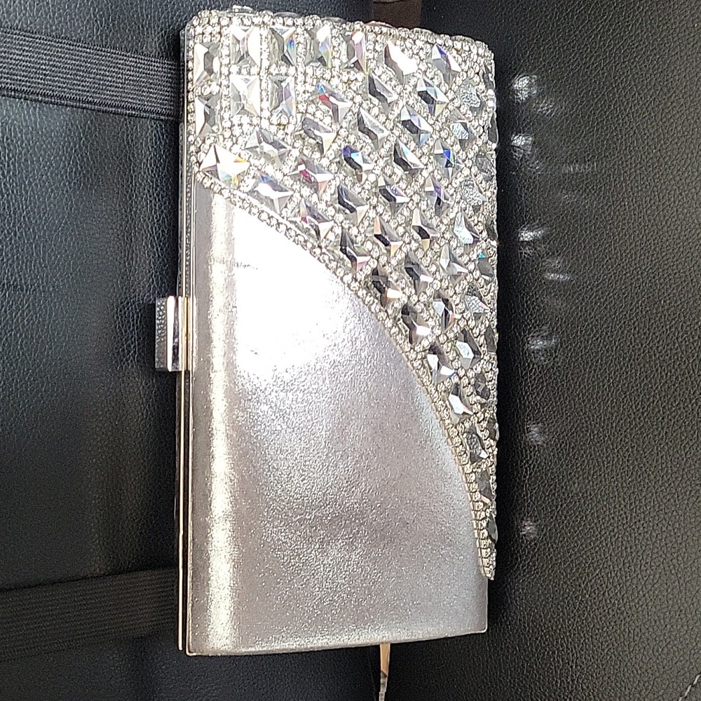 Silver studd clutch